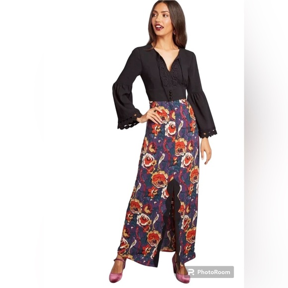 Modcloth x Anna Sui Dresses & Skirts - REVOLVE Modcloth x Anna Sui Retro Bell Sleeve Floral Skirt Front Slit Maxi Dress